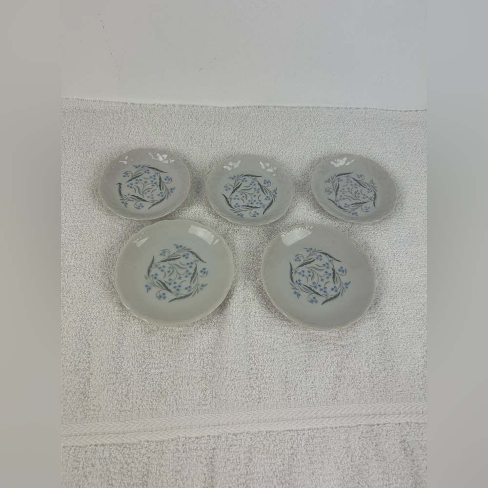 5 - Harmony Small Ceramic Plates -  Small Blue Flowers design.  2 "4.5"", 3 "4""